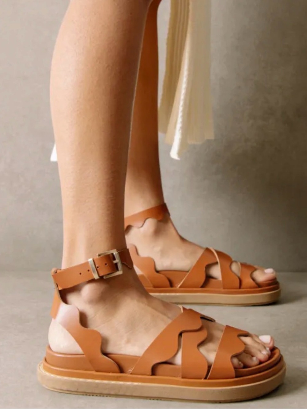 ALOHAS Cream Wavy Leather Ankle Sandal